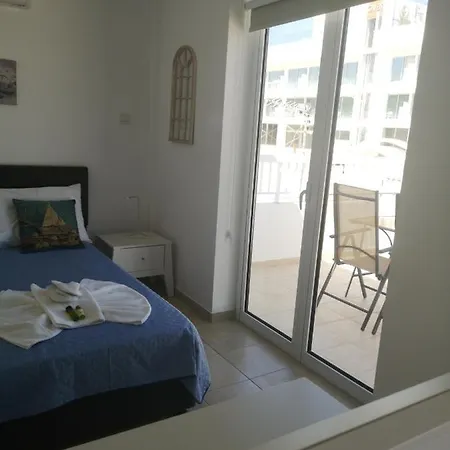 Fig Tree Dream * Protaras